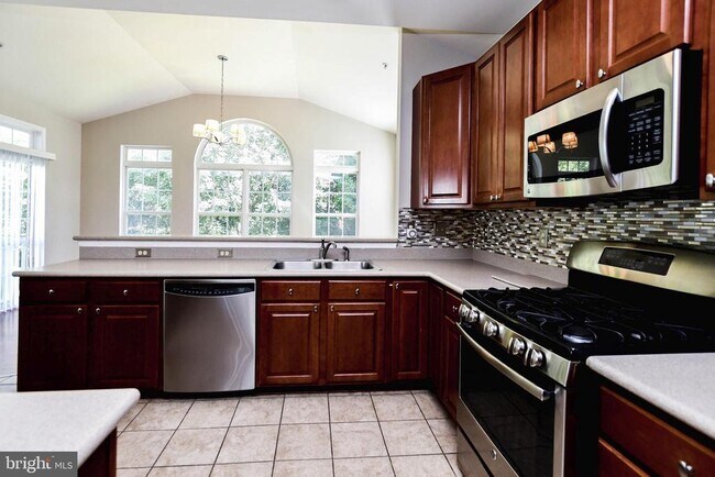Building Photo - 13003 Belle Meade Trace