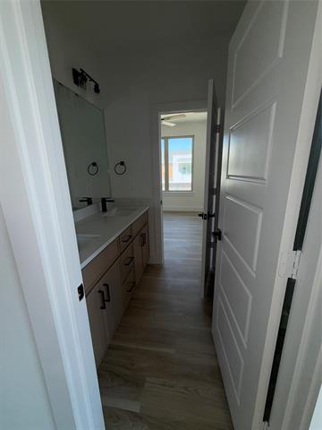 Building Photo - 5508 Mesa Cir