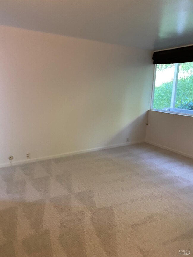 Building Photo - 11 Andrew Dr