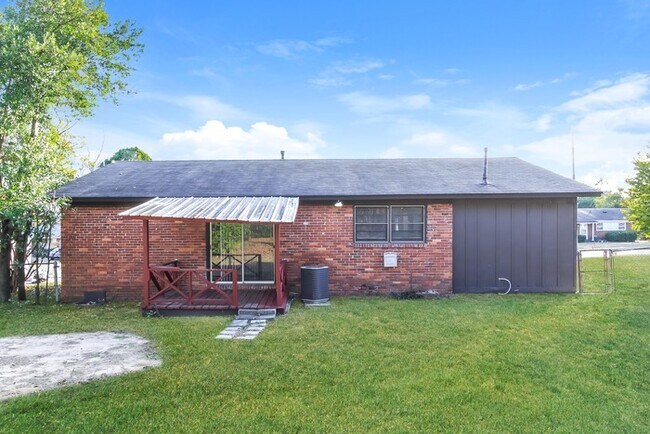 Building Photo - Adorable Augusta 3 Bedroom Home