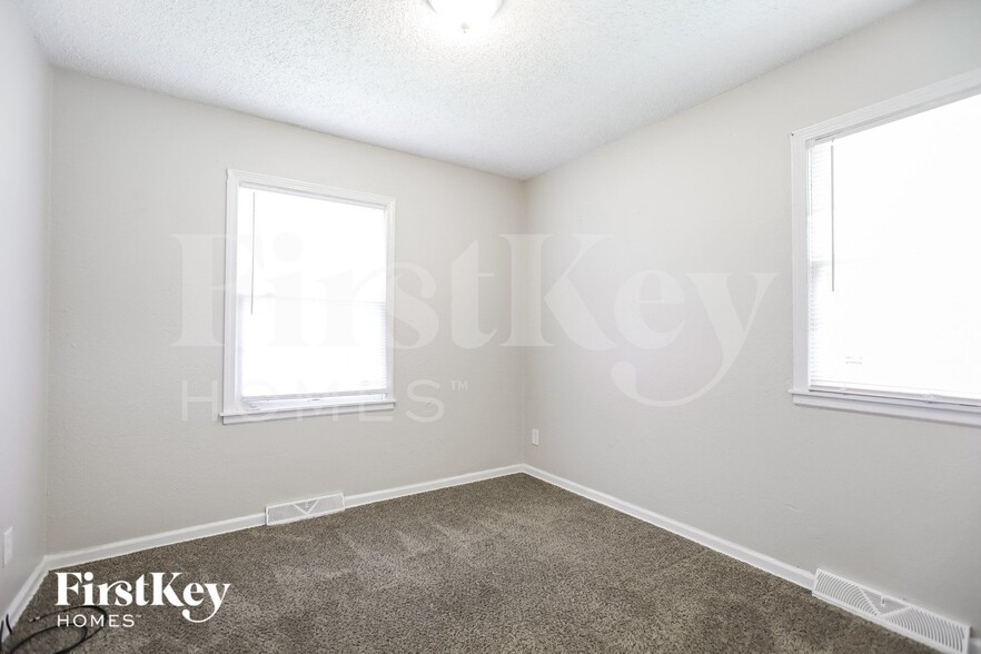 Building Photo - 6617 E 134th Terrace