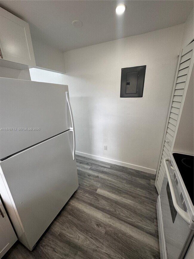 Building Photo - 2515 Polk St