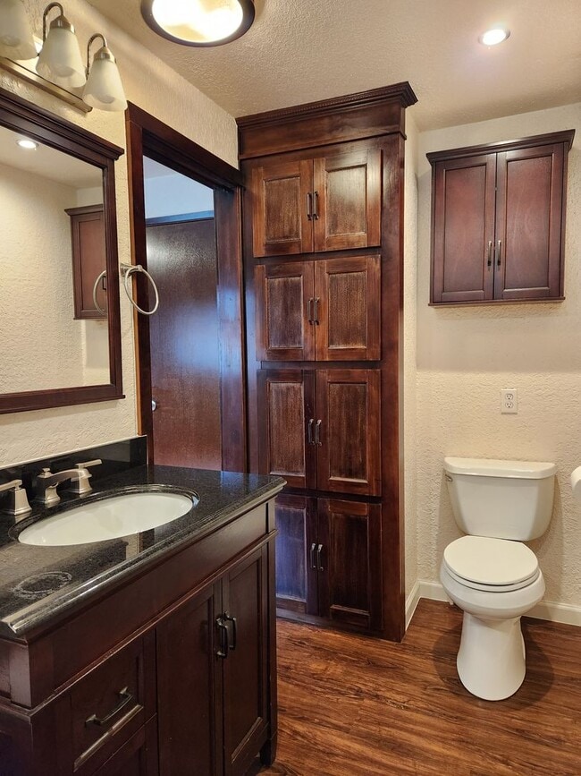 Building Photo - 3 Bedroom Rambler In Central Kitsap