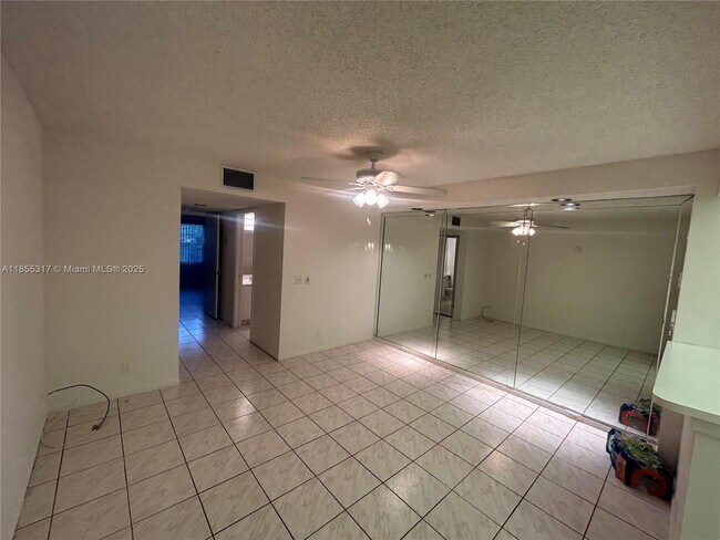 Building Photo - 1351 SW 125th Ave