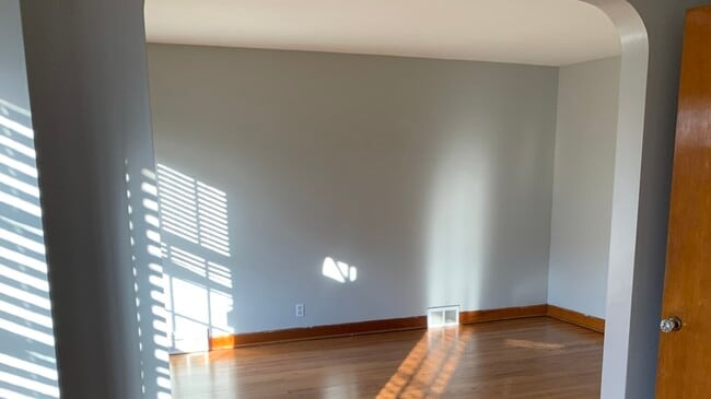 Building Photo - 2513 18th Ave