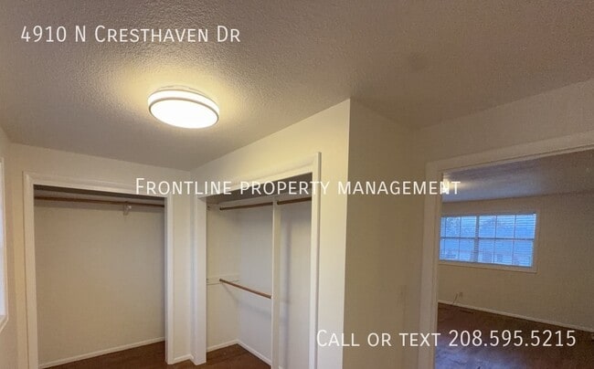 Building Photo - 4910 Cresthaven Dr