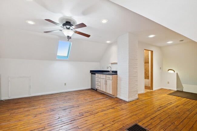 Building Photo - 2447 Colfax Ave S