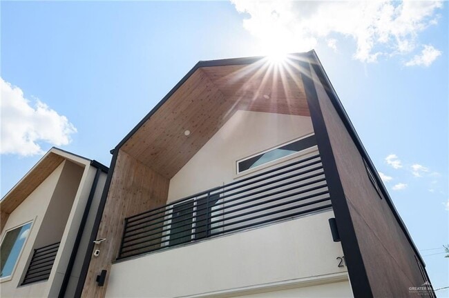 Building Photo - 24 N 28th St