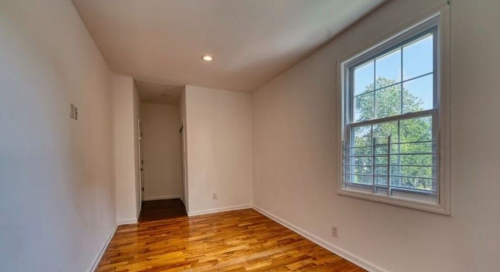 Building Photo - 131 Sylvan Ave