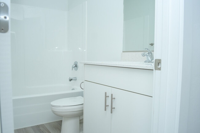 Building Photo - 952 N 920 W