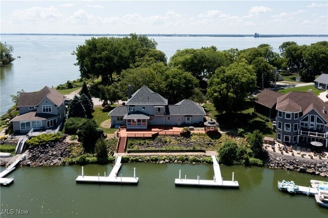 Building Photo - 4591 S Memorial Shoreway Dr