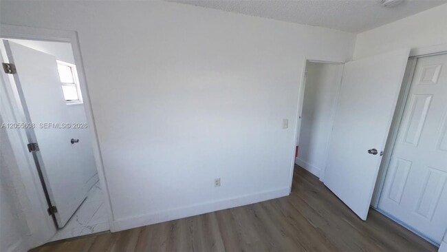 Building Photo - 2660 Palm Ave