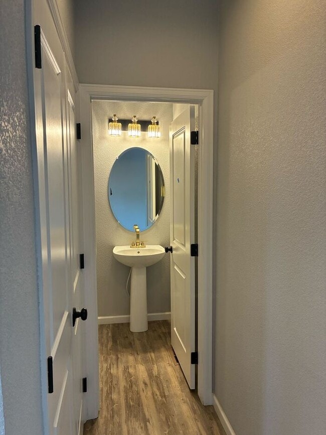 Building Photo - 3 Bed/2.5 Bath Home with Garage / Available Soon / Special Offer