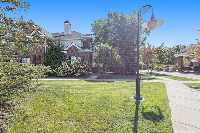 Building Photo - 331 Scio Village Ct