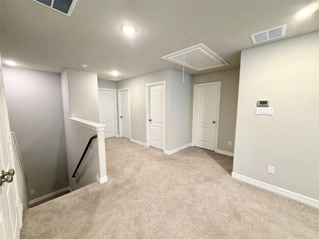 Building Photo - 415 Northern Pike Dr