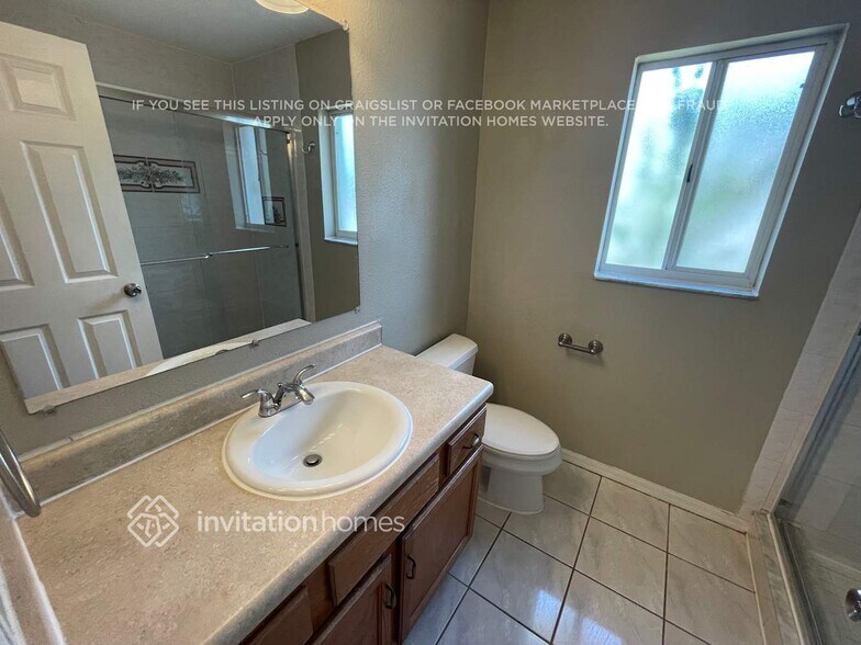 Building Photo - 1840 Candlestick Ct