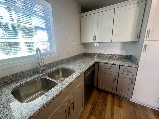 Building Photo - 317 E Gilbreath St