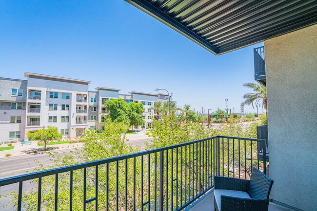 Building Photo - 1275 E University Dr