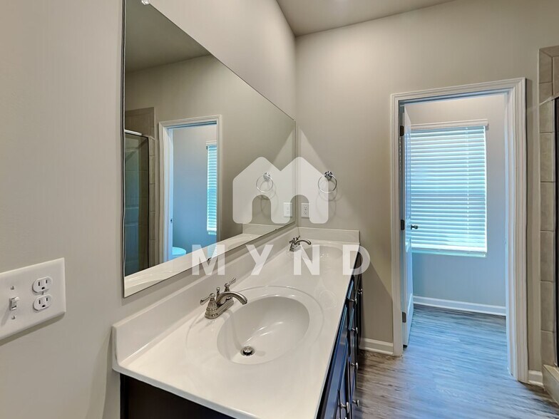 Building Photo - 2110 Irvin Ct