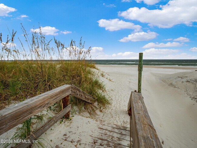 Building Photo - 204 Laguna Villa Blvd