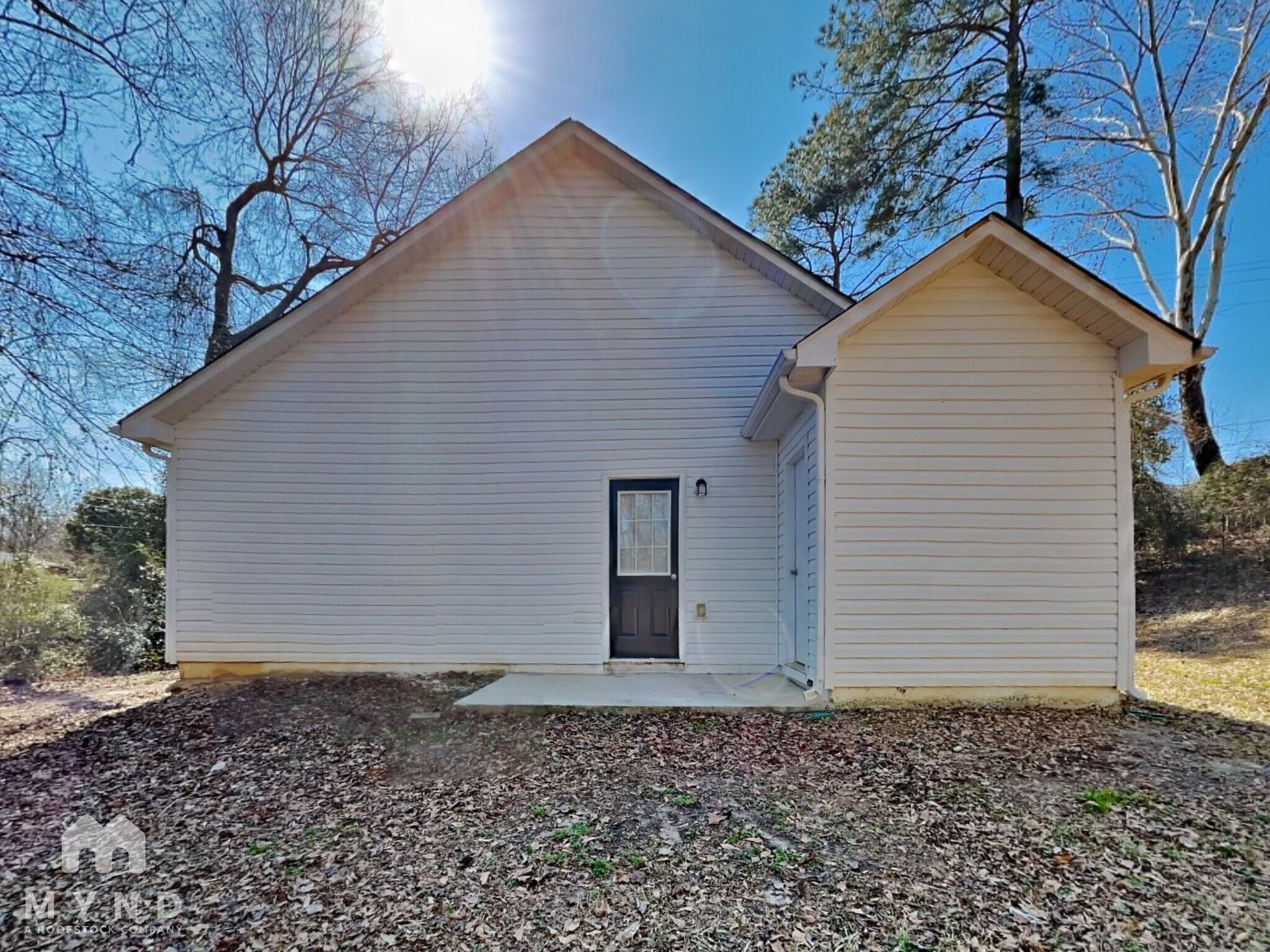 Building Photo - 305 Carter Ave