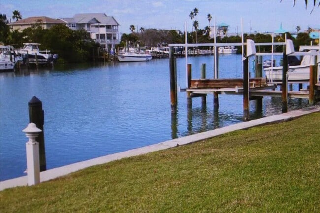 Building Photo - 12444 Capri Cir N