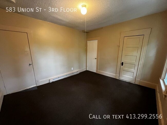 Building Photo - Large 3 BR Unit in Springfield's Old Hill ...