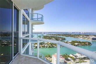 Building Photo - 1 br, 2 bath Condo - 6365 Collins Ave At S...