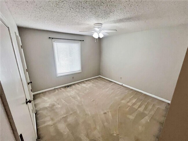 Building Photo - 2010 Shadow Bluff Ct NE