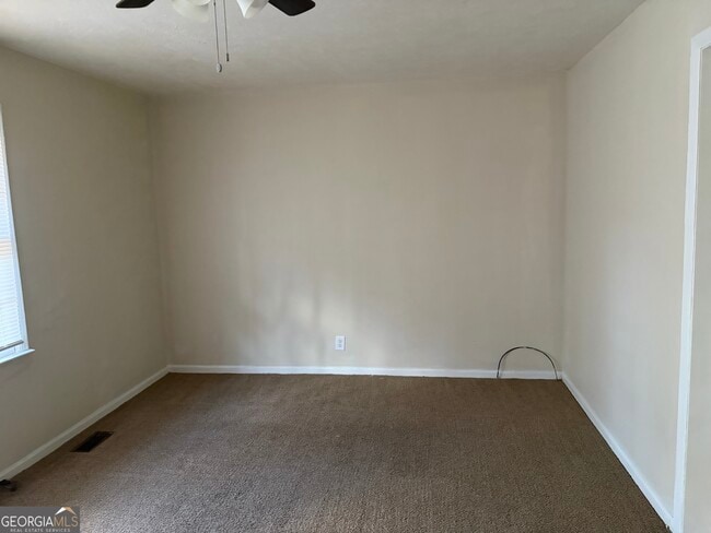 Building Photo - 1379 Wills Pl