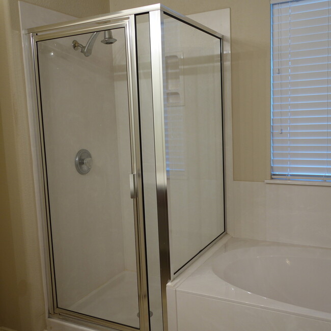 Building Photo - 3 BEDROOM / 2 BATH HOME IN KYLIE - BROOKSI...