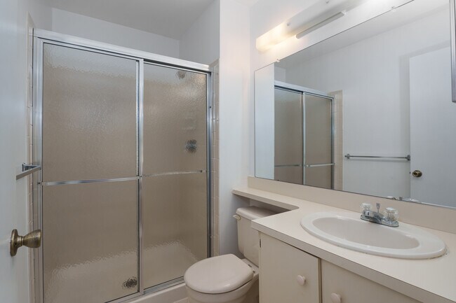 Building Photo - 11 Abelia Ct
