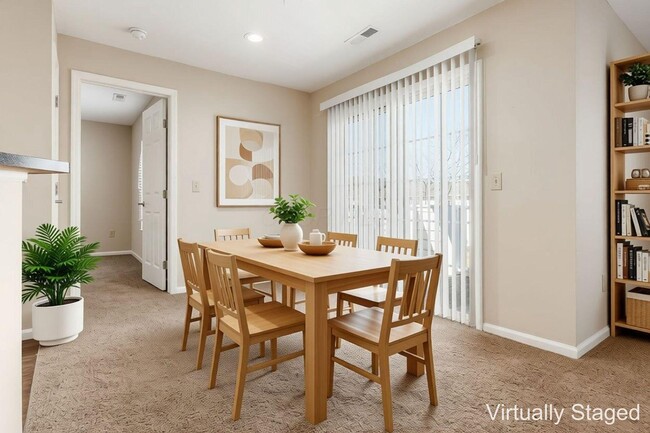 Building Photo - 5066 Stratford Pine Ln