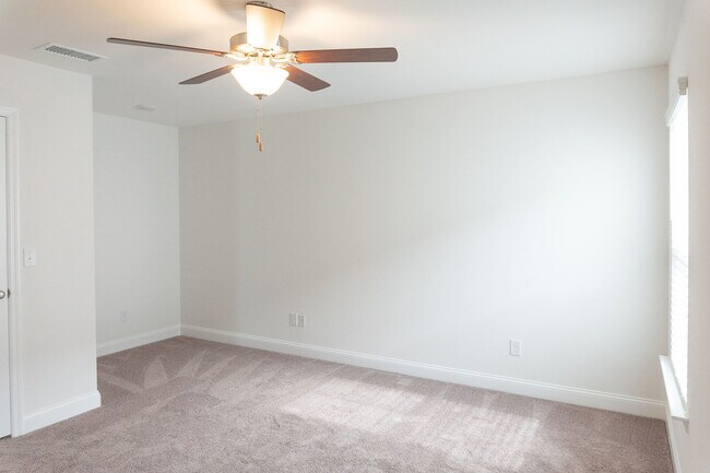 Building Photo - 1414 Landon Hills Dr