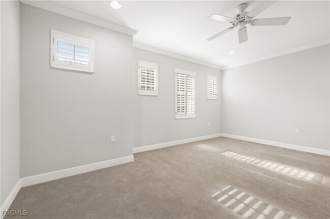 Building Photo - 10392 Autumn Breeze Dr