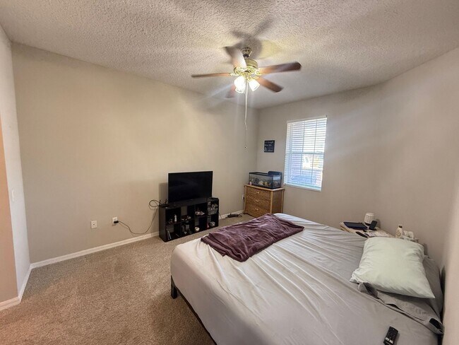 Building Photo - 3/2.5 Townhome in St Cloud-COMING SOON