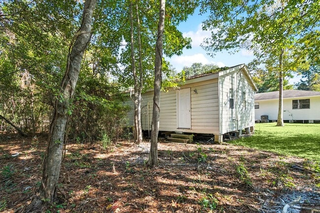 Building Photo - 206 Sunset Dr