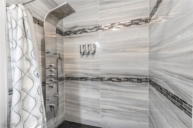 Building Photo - 2419 E Vegas Valley Dr