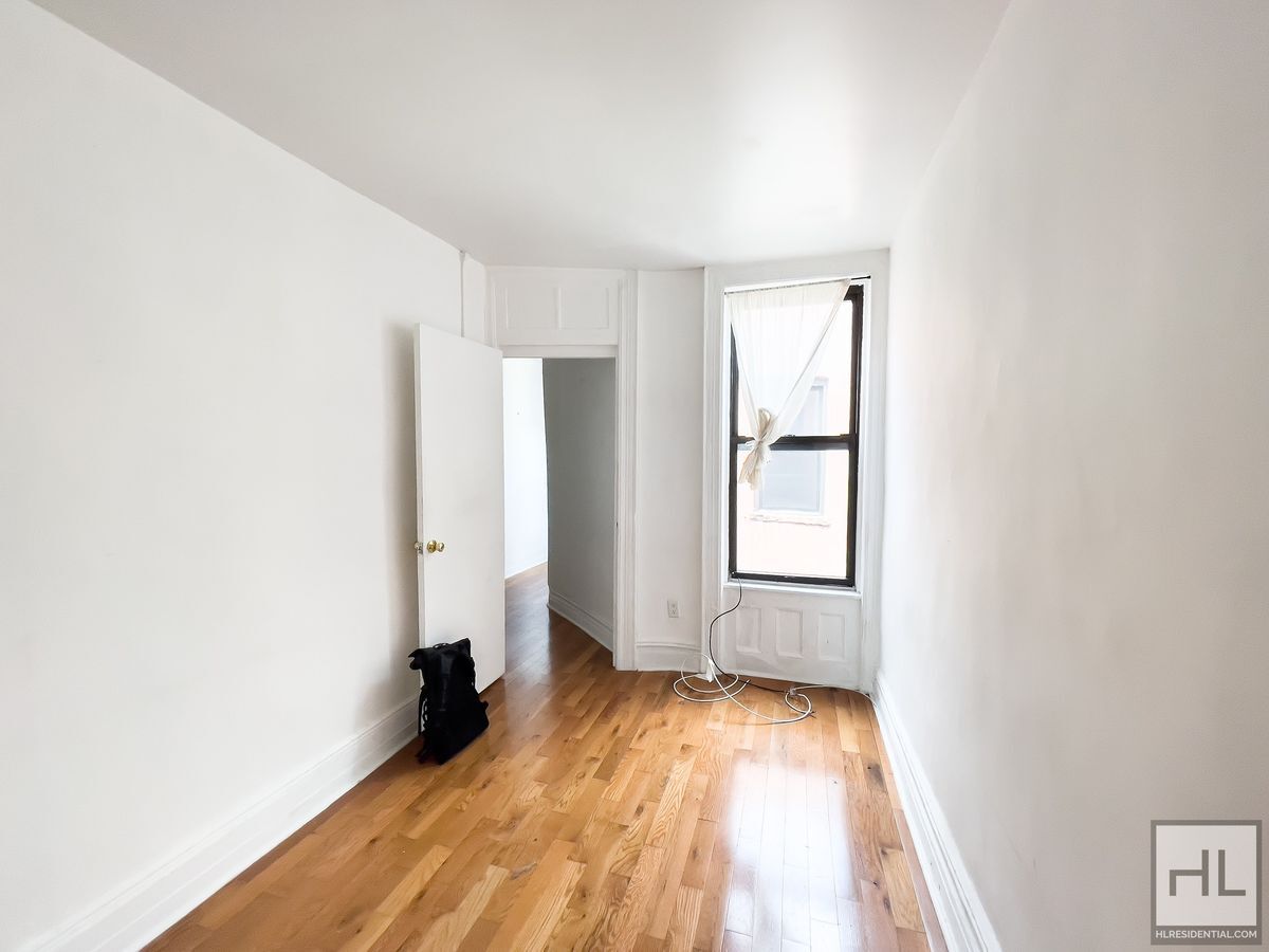 Building Photo - STARR STREET / Spacious Bushwick 2-Bed 1-Bath / Amazing Location