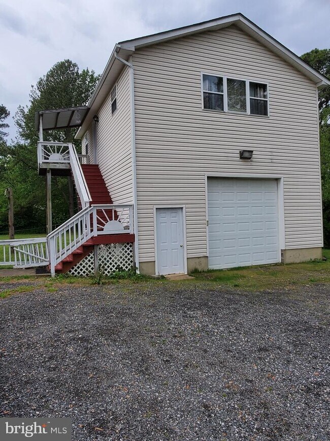 Building Photo - 11115 Little Cove Point Rd