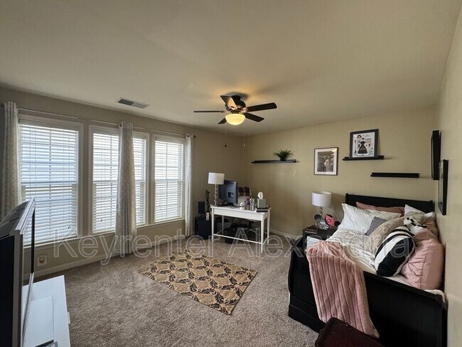 Building Photo - 6987 Forepond Ct