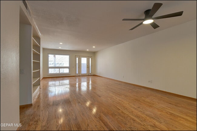 Building Photo - 3609 Okeefe Dr