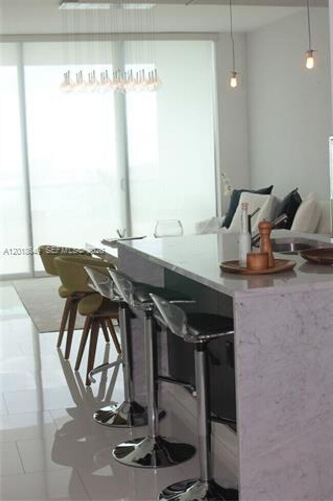 Building Photo - 900 Biscayne Blvd