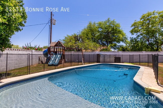 Building Photo - 8213 E Bonnie Rose Ave
