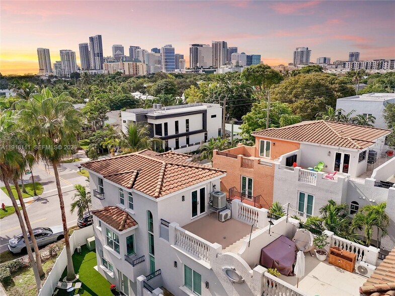 Building Photo - 601 NE 11th Ave