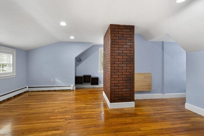 Building Photo - 140 Lowell St