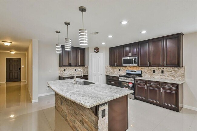 Building Photo - 7718 Shavano Ln