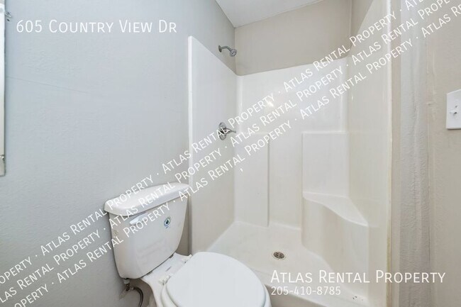 Building Photo - 605 Country View Dr NE