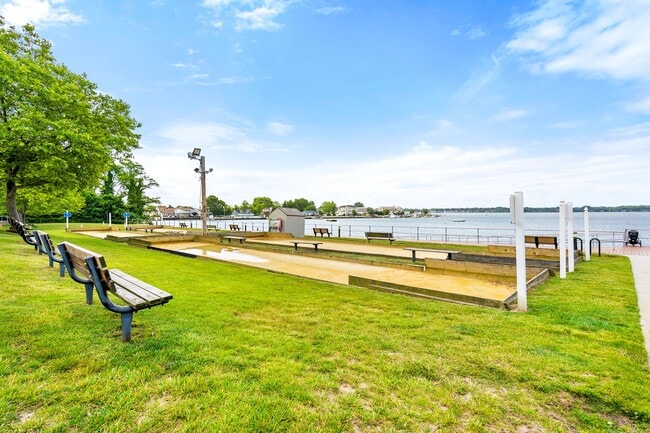 Building Photo - 35 Lipman Pl