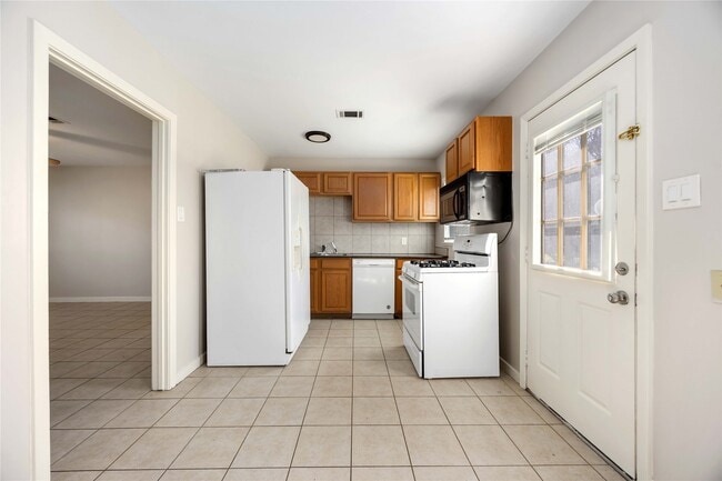 Building Photo - 6713 Barney Rd